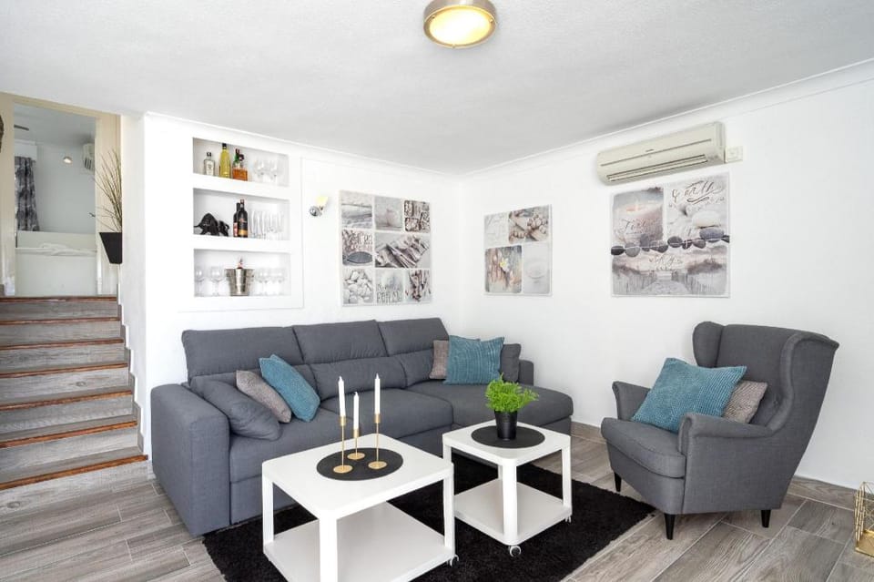 White apartment in La Cala de Mijas Ref 54 Apartment in Costa del Sol