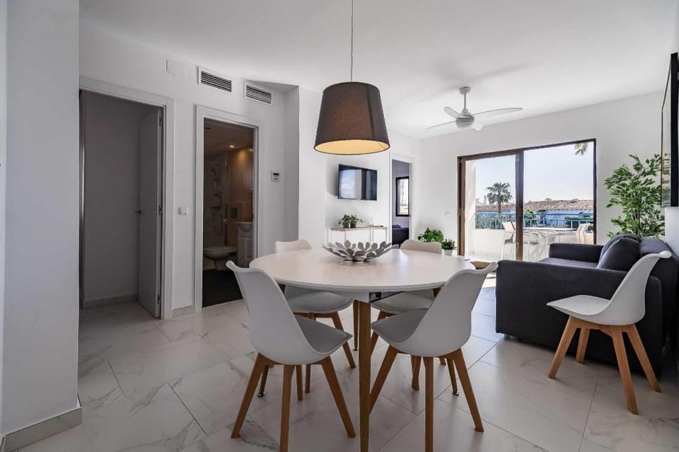 Riviera del Sol bright balcony with pool Ref 184 Apartment in Costa del Sol