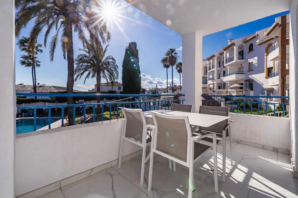 Riviera del Sol bright balcony with pool Ref 184 Apartment in Costa del Sol