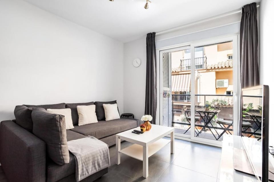 Beach Tapas apartment in Fuengirola Old Town by Costarentals - Ref 182 Apartment in Fuengirola