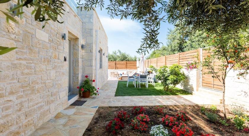 Villa Vera - With Private Pool & Jacuzzi Apartment in Crete