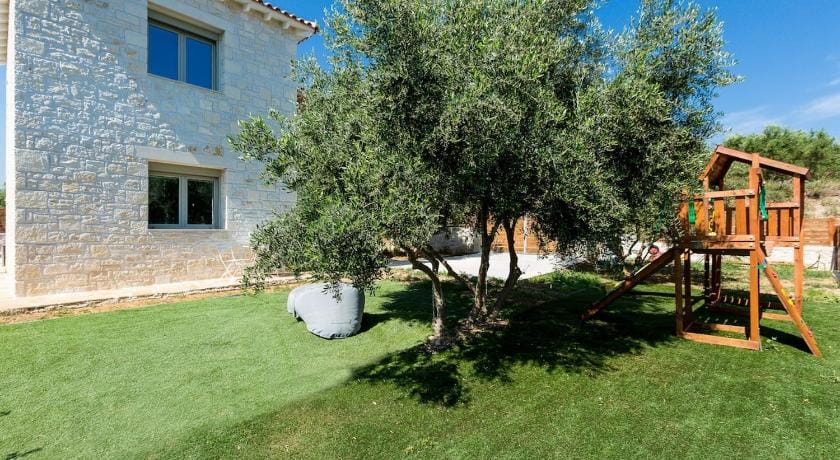Villa Vera - With Private Pool & Jacuzzi Apartment in Crete
