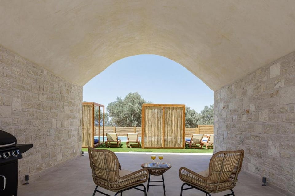 Mandana Villa - With Private Pool & Jacuzzi Apartment in Crete