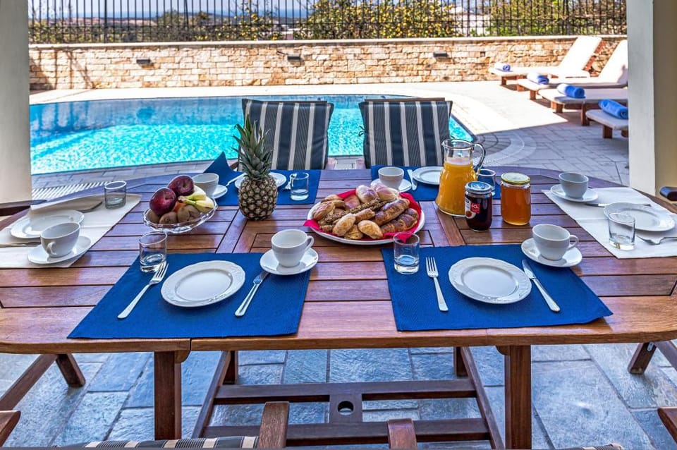 Dim Art  Villa - with private pool Apartment in Crete