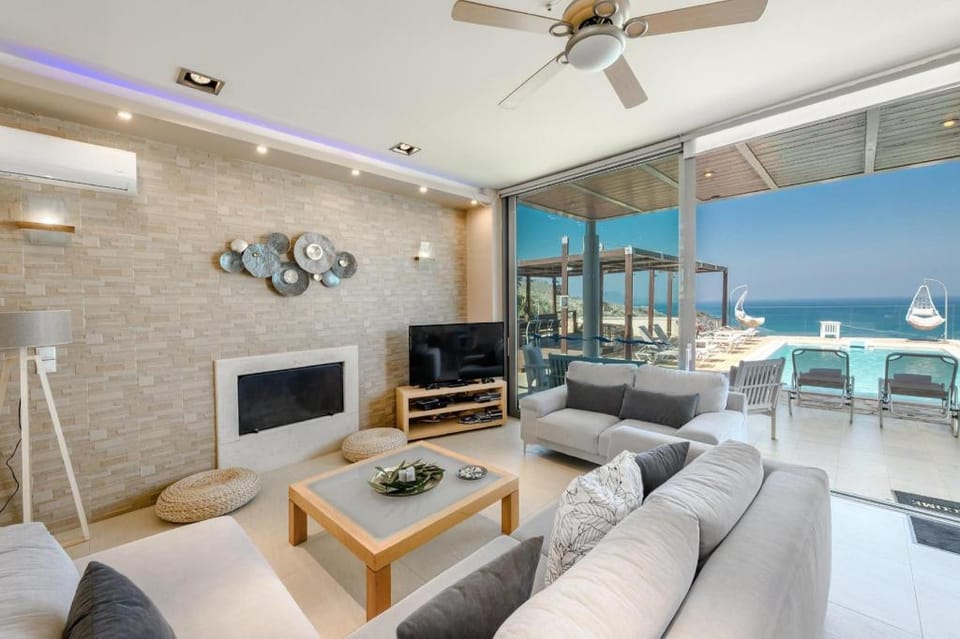 Villa Serenity - With Private Heated Pool Apartment in Crete