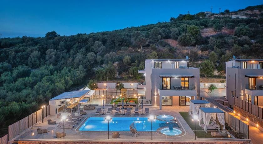 Luxurious Villa Micha - With 150m² Pool Apartment in Crete