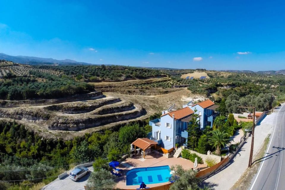 Blue Villa 1 - With Private Pool Apartment in Crete