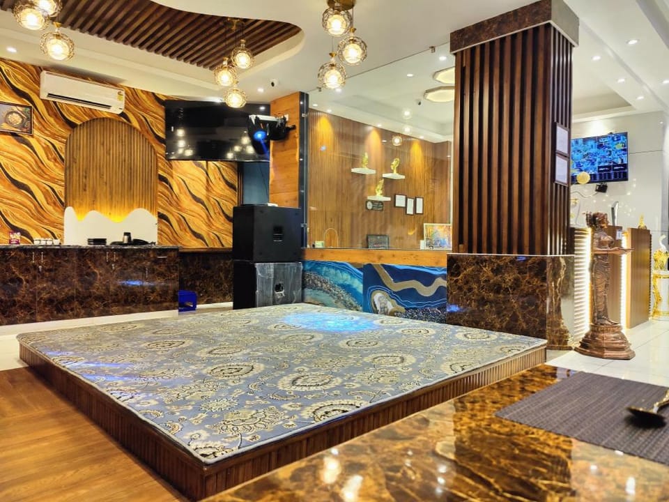 Hotel Mandi Heights - Bar, Fine Dining & Banquet Hall Hotel in Punjab, India