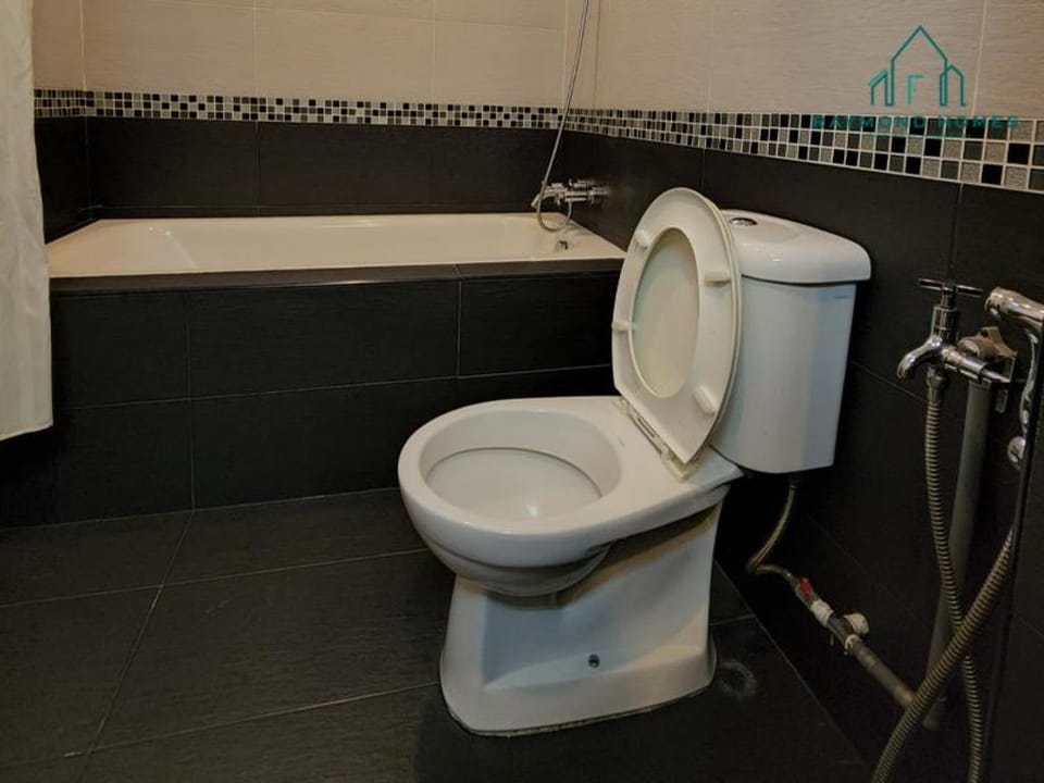 Luxury 3BR w/Bathtub@99 Kelawei by Raymond Homes#B Apartment in George Town