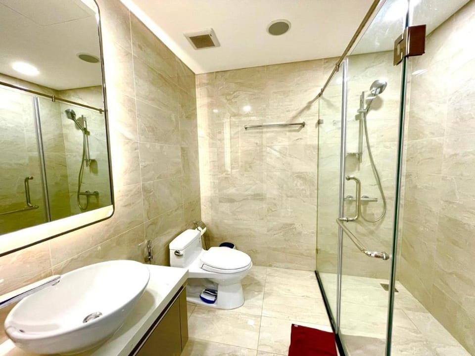 Căn hộ cao cấp 3 phòng ngủ ở Landmark 81 Apartment in Ho Chi Minh City