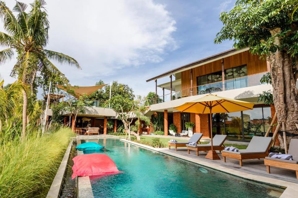 Luxury Berawa 5BR Star Private Pool Villa Villa in North Kuta