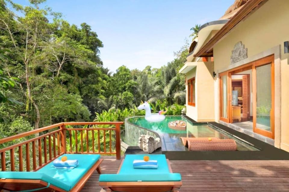 Entire Romantic Villa 2BR Family Suitable #P24 Villa in Tampaksiring