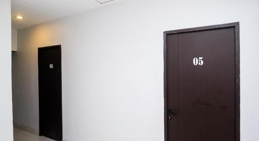 RedDoorz near Tentrem Mall Semarang Hotel in Indonesia