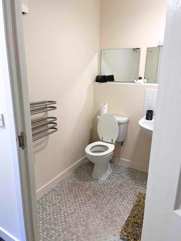 Fully Furnished 3BR Flat with Free Parking Apartment in Newcastle-under-Lyme