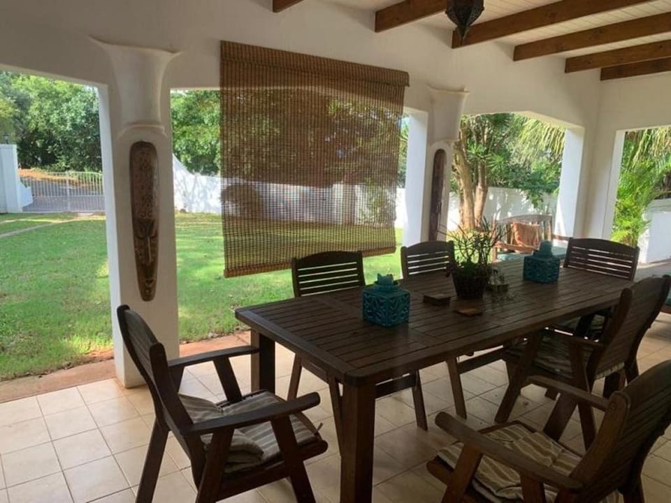 Holiday Beach Home - Shaka's Rock-Dolphin Coast Vacation rental in Dolphin Coast