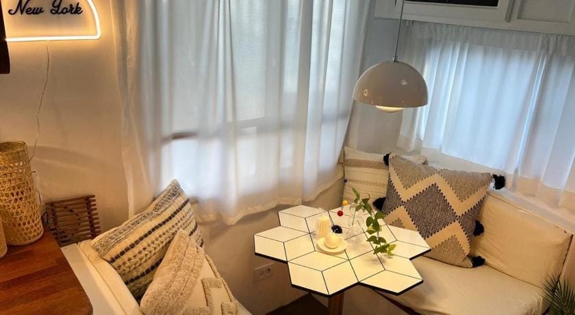 Sokcho New York Caravan Bed and Breakfast in South Korea