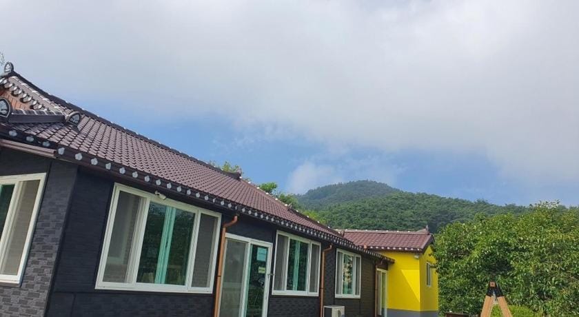 Buan Bada-ae Nuwo Pension Bed and Breakfast in South Korea