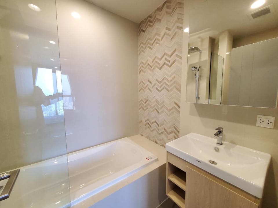 Oka Haus 素坤逸36号酒店,度假式公寓,中心区,高层美景 Apartment in Bangkok