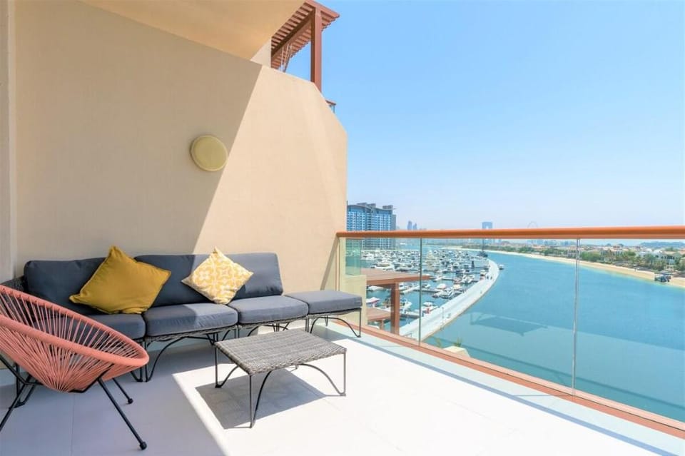 Luxurious  Studio with breath-taking Palm Views Apartment in Dubai