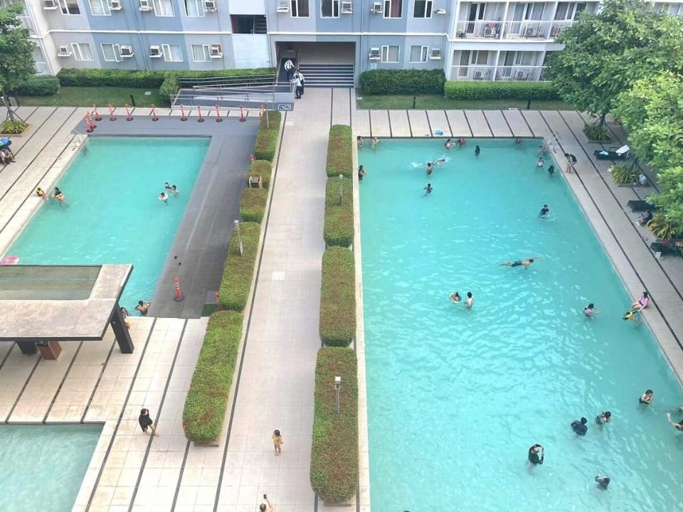Trees Residences Staycation by B&Z - Spacious 2-BR Vacation rental in Quezon City