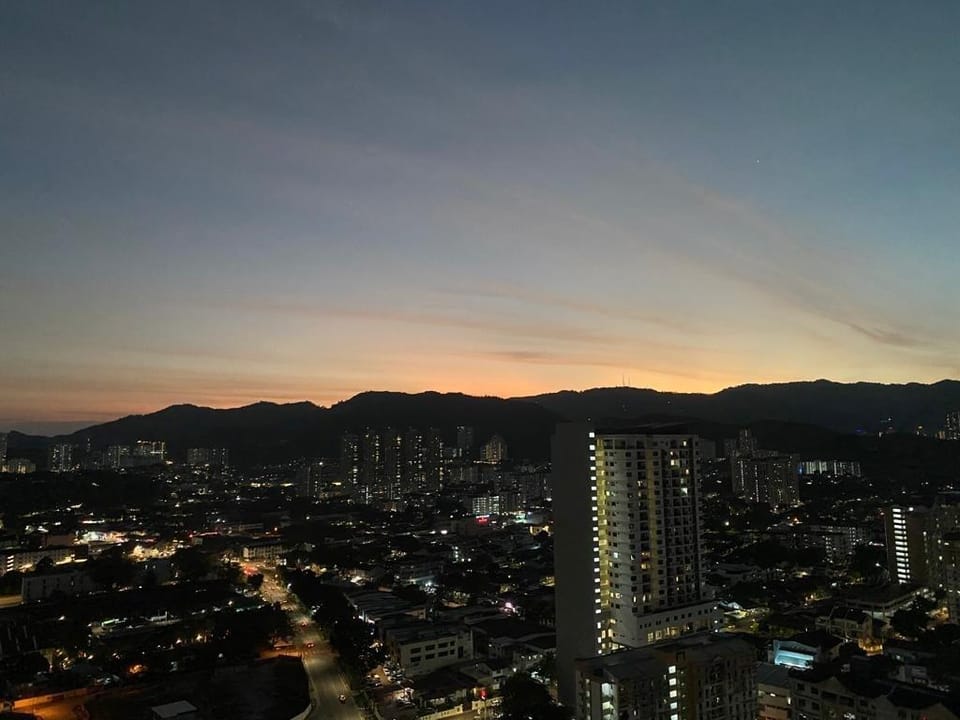 Cozy 2B1B for 2-5pax @ Jelutong Vacation rental in George Town