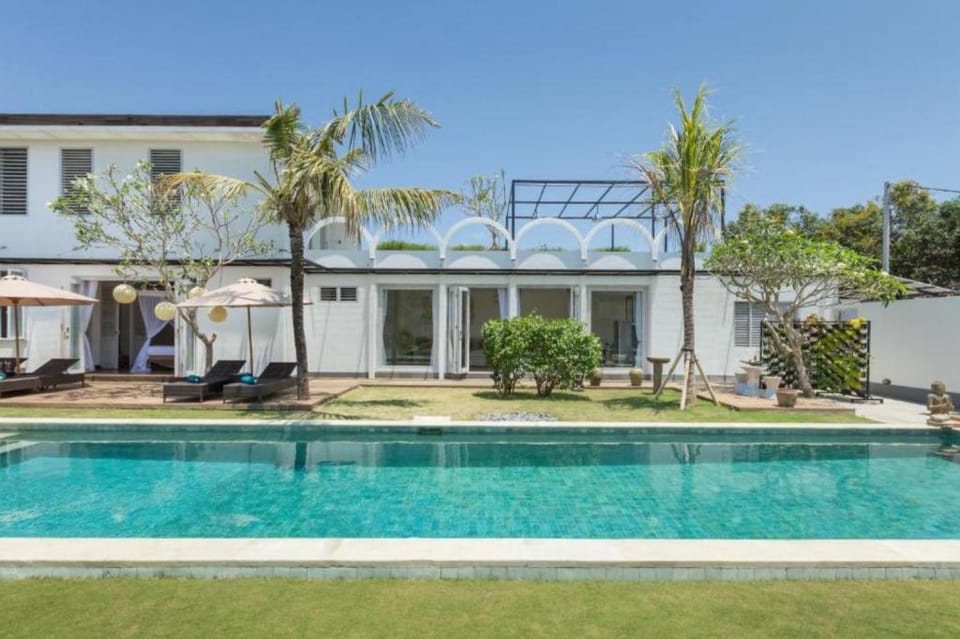 Stunning 3 BR Private Pool Villa #W18 Villa in North Kuta