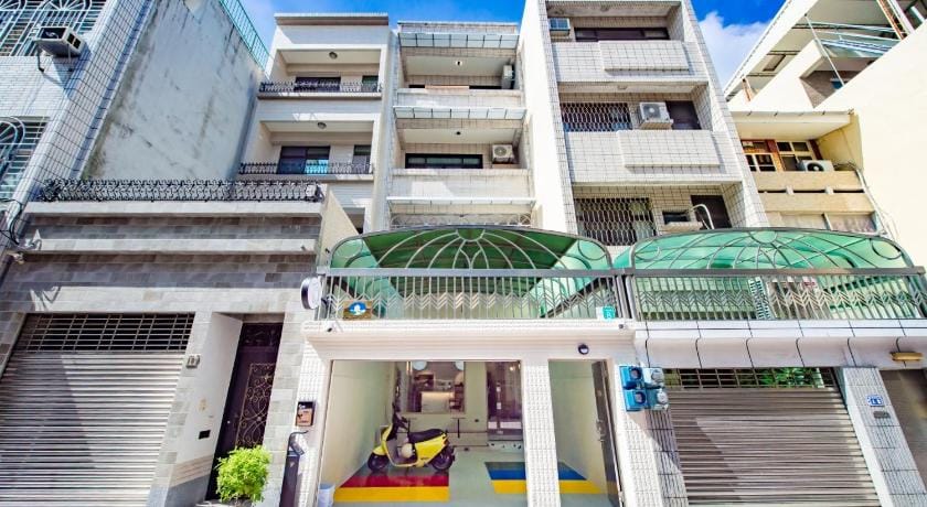 LONG STAY HERE Bed and Breakfast in Kaohsiung