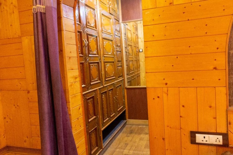 New Kashmir Hill Town Hotel in India