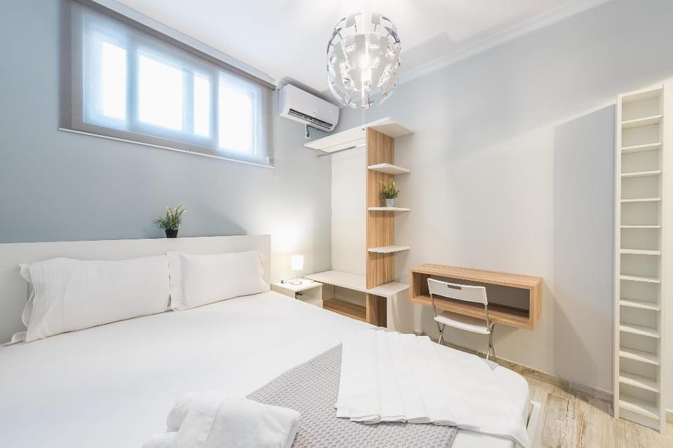 Welcoming Koukaki Home by Cloudkeys Apartment in Kallithea