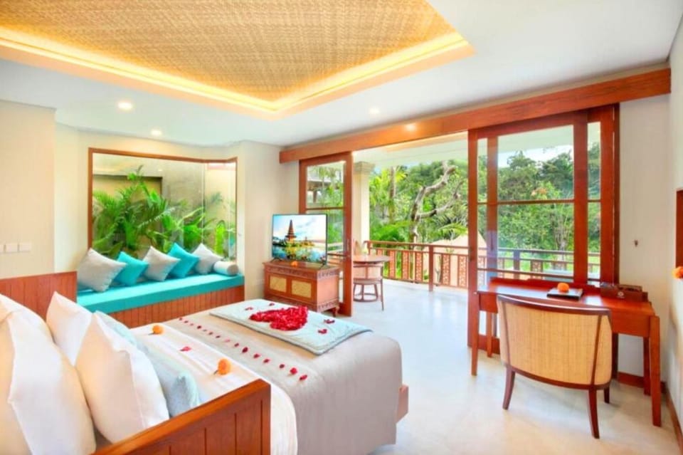 Luxury Suite with Pool View #P25 Apartment in Tampaksiring