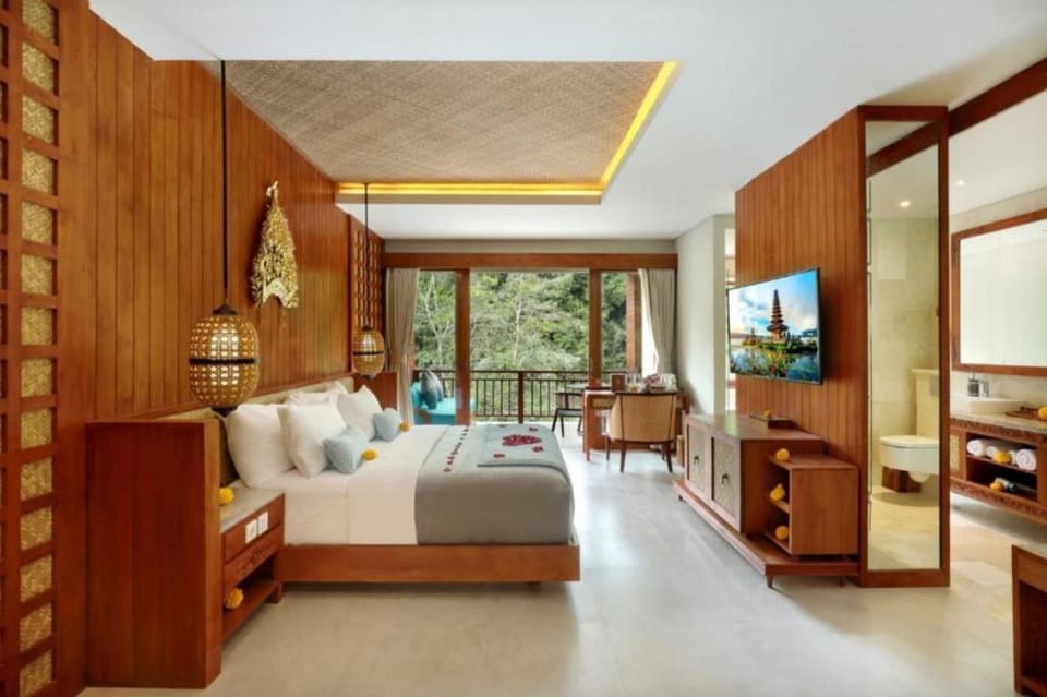 Romantic Suite with Forest View #P26 Villa in Tampaksiring