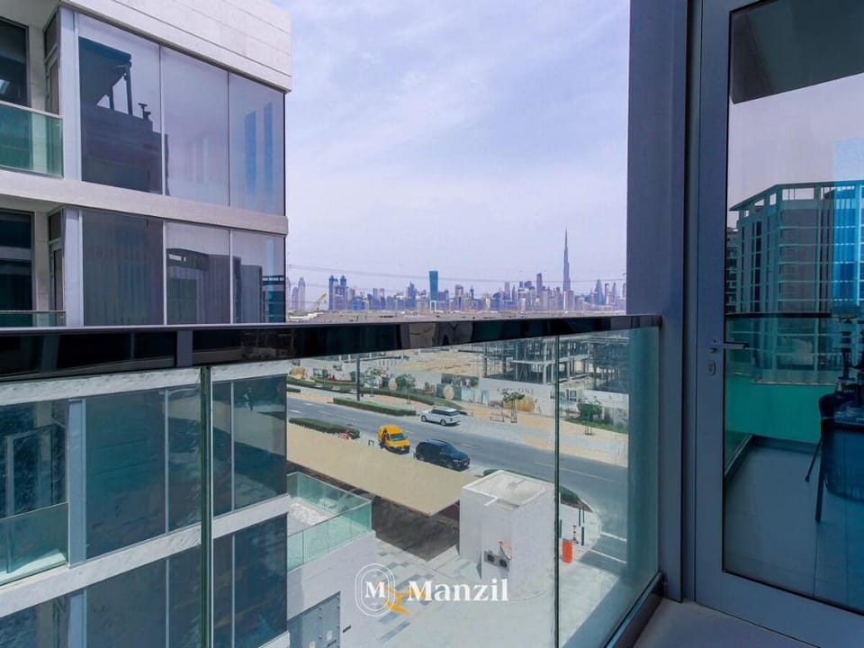 Luxury 1Bed Apartment in Dubai w Lake Access Apartment in Dubai