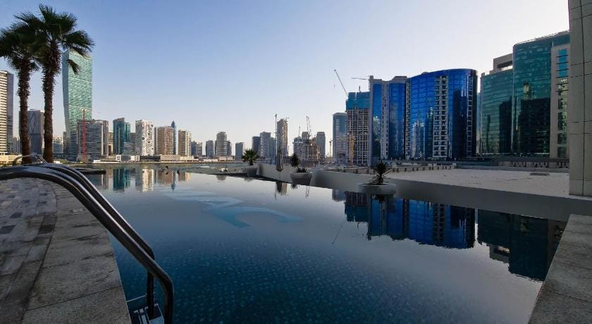 Lux Studio in Downtown w balcony & canal view Apartment in Dubai
