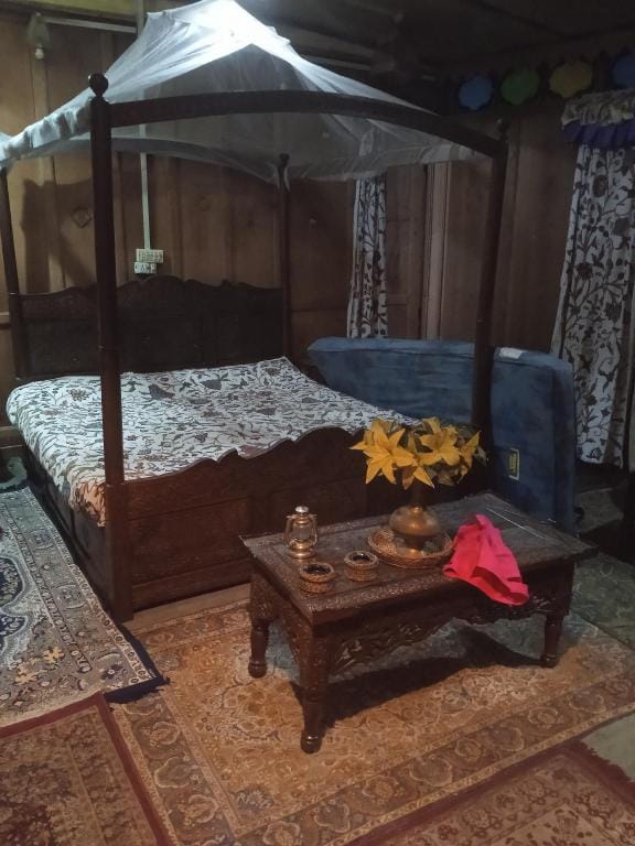 Houseboat shahzada47 Villa in India