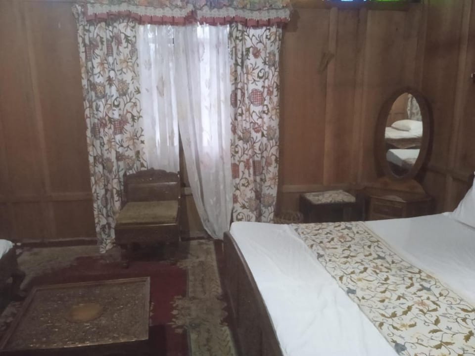 Houseboat shahzada47 Villa in India