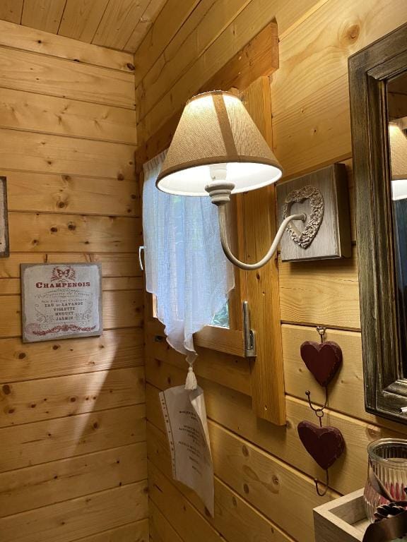 La cababe cachée et sa balnéo relaxante  Vacation rental in Barjols
