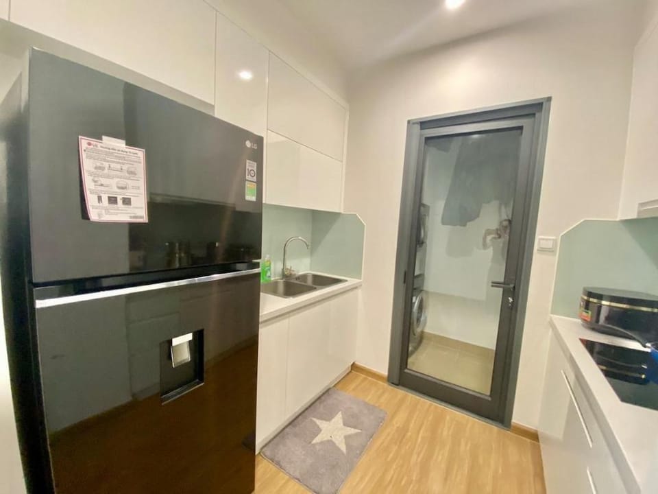 Happy 3 Bedrooms 2 wc Vinhomes Skylake Apartment in Laos