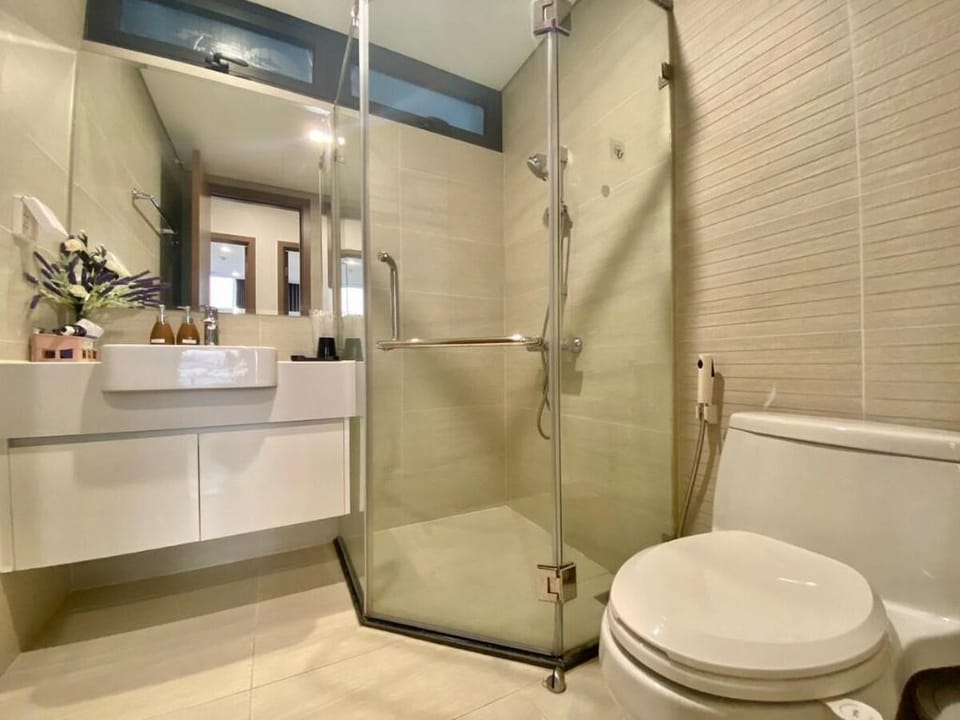 Happy 3 Bedrooms 2 wc Vinhomes Skylake Apartment in Laos