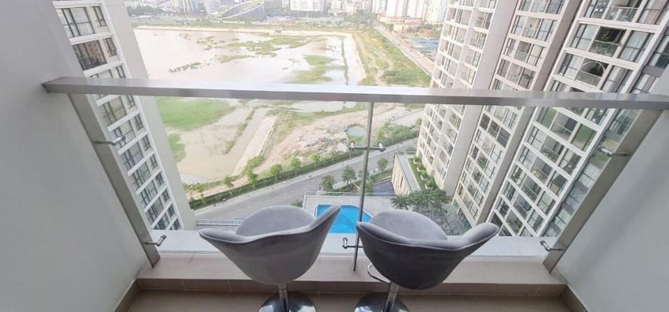 Four Brs Vinhomes Skylake Blue Apartment in Laos