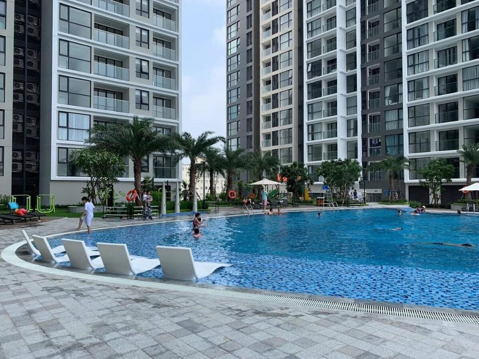 Happy 4 Bedrooms 3 wc Vinhomes Skylake Apartment in Laos