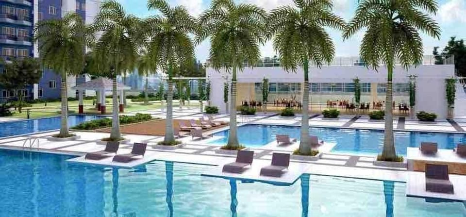 One-BR Unit w/ Balcony (Penthouse Floor) Apartment in Makati