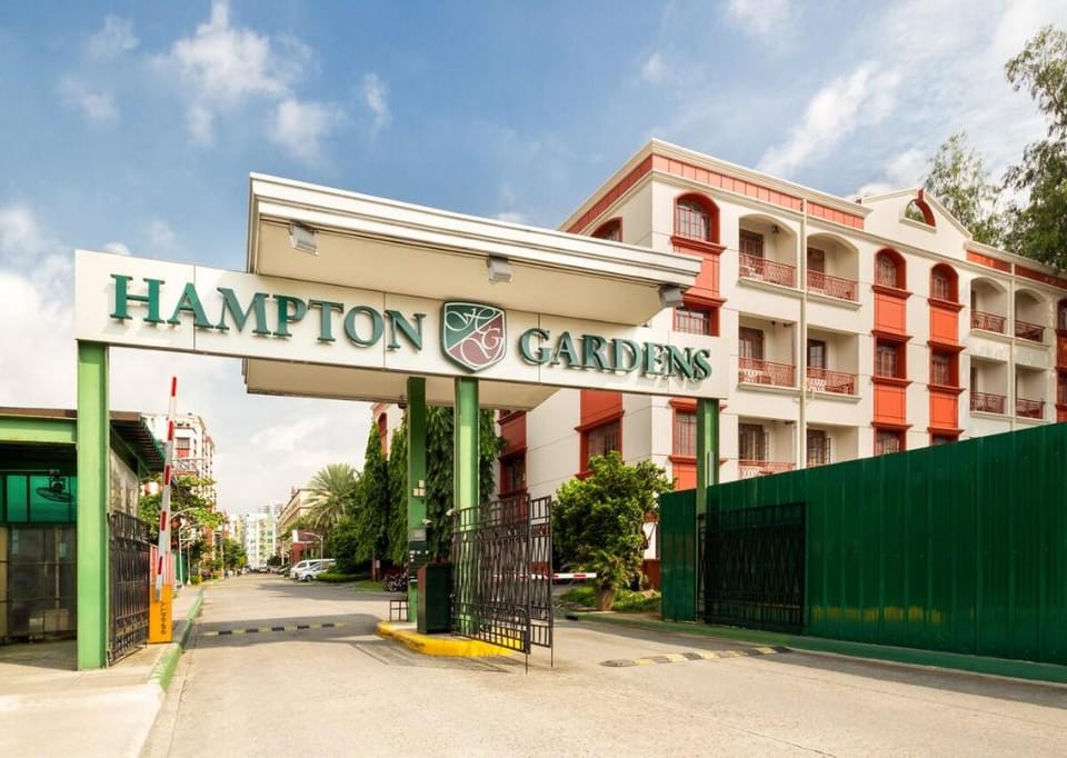Lovely 2-bedroom w/ Free Parking and Pool (709) Apartment in Pasig
