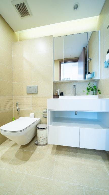 Two BRs Four Seasons Residential Area Metropolis . Apartment in Hanoi