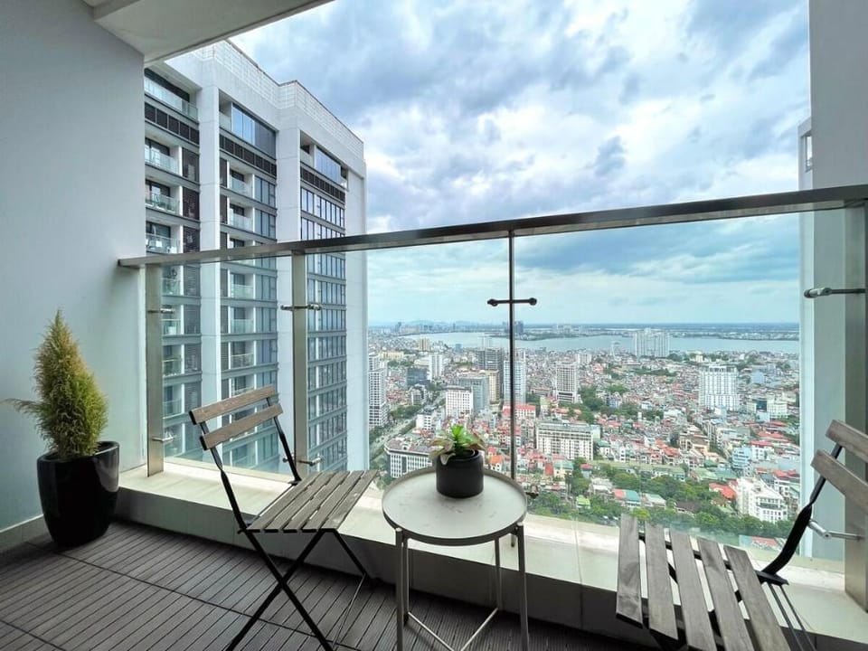 Four  Dluxe For Group Travel Vinhomes Metropolis Apartment in Hanoi
