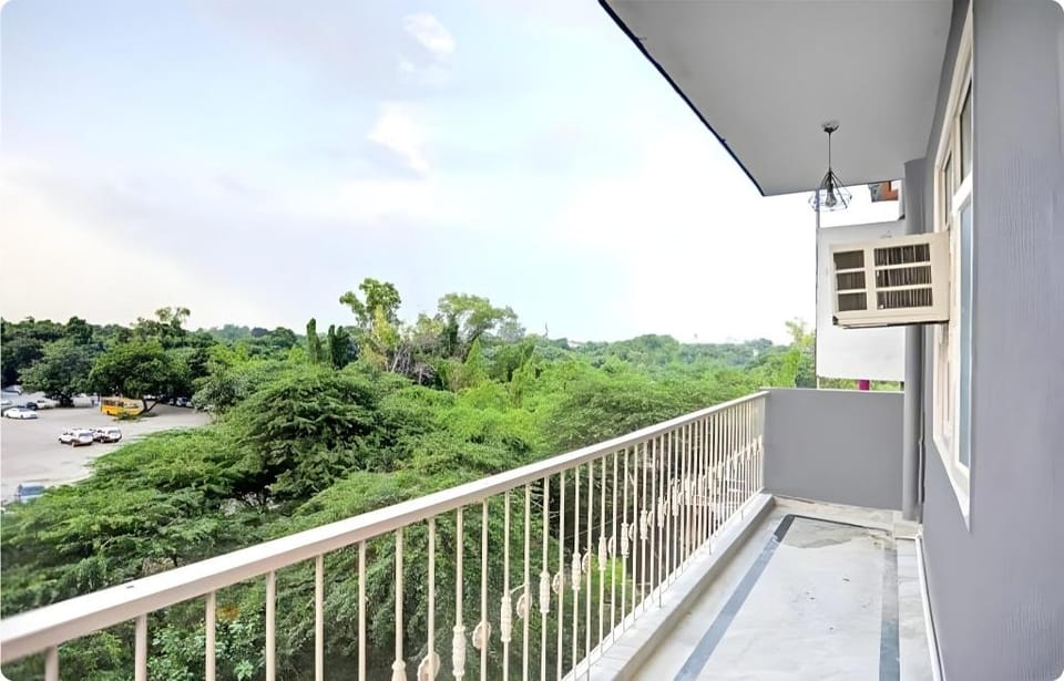 Hotel Triton Residency Hotel in New Delhi