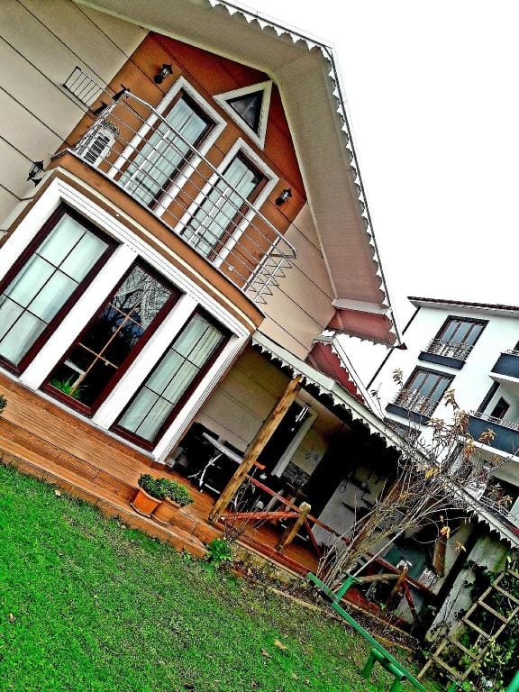 sehire yakın doga ile basbasa Villa in Turkey