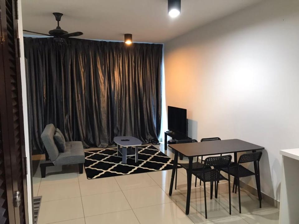 Dahlia Cozy Studio @ Trefoil Setia Alam Apartment in Selangor, Malaysia