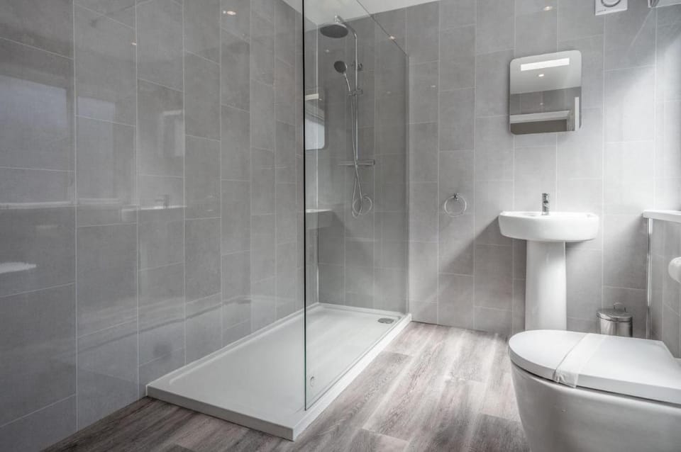 Canol Y Bryn - 3 Bedroom Holiday Home - Tenby Vacation rental in Wales