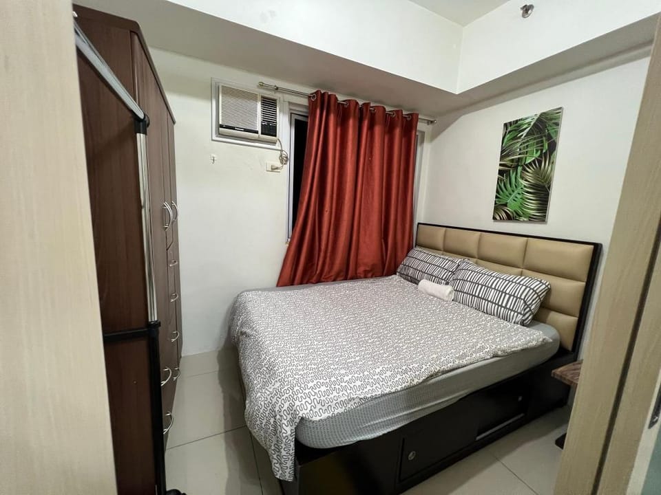 Katerina  Lovely Home w Balcony at Jazz Residences Apartment in Makati