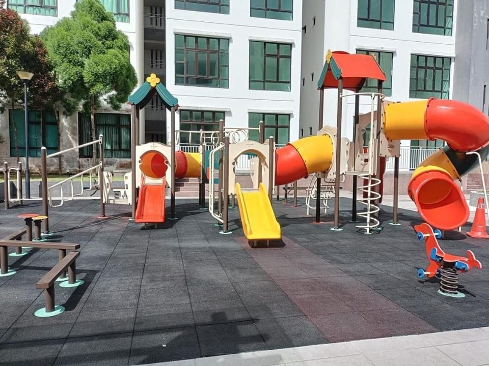 JB Kempas Luxury Condo w Free Parking Wi-fi TV Box Vacation rental in Johor Bahru
